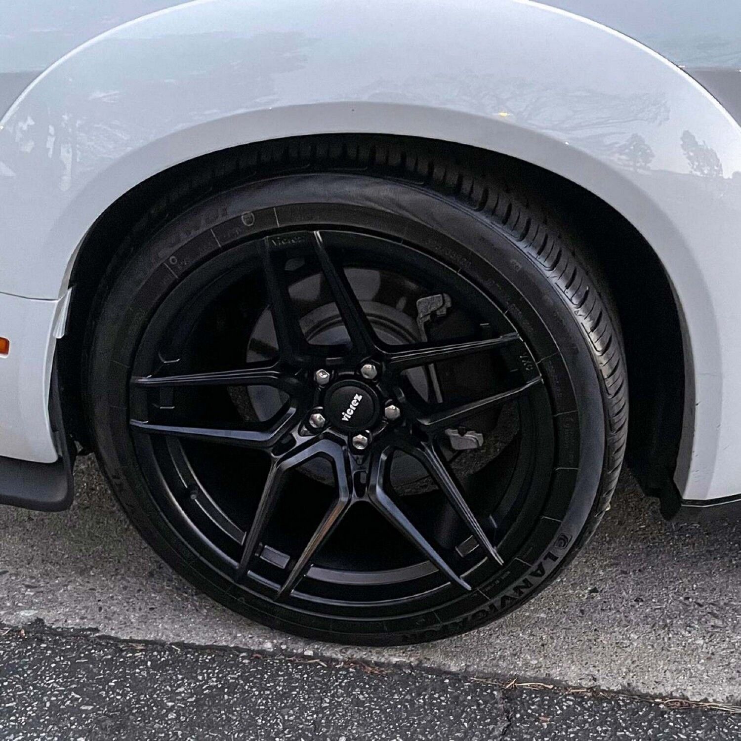 【5％OFF】 Vicrez VXC Matte Black Wheel (20 パーツ