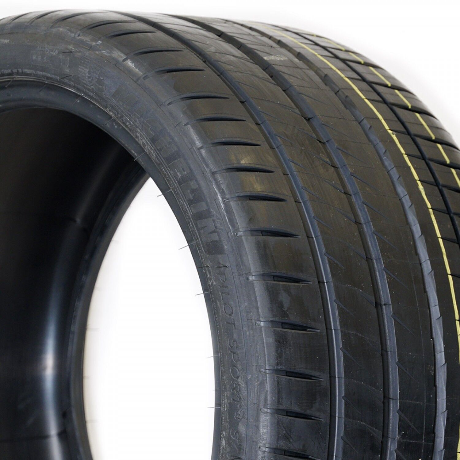 しろまめ専用 送料込み305/30ZR20ミシュランPilot Sport4S Amazon.com: MICHELIN PILOT SPORT 4 S 305/30ZR20 103(Y) BSW